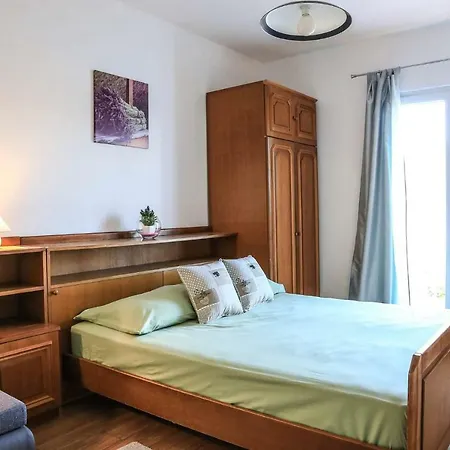Apartment Marivo Molunat